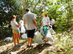 The volunteers loaded scores of garbage bags of trash, including bottles, paper, cigarette butts, cans, tires and even personal items such as clothing, said Néstor Figueroa, president of IAMCP Puerto Rico.