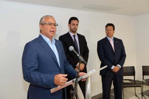 From left: Alberto Bacó, Science Trust Interim Director Iván Ríos and Severiano López-Marrero.