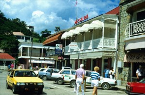 Busy commercial street in downtown Pointe-â-Pitre. (Credit: Larry Luxner)
