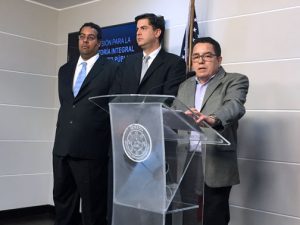 From left: Attorney Alvin Velázquez, Economist Mario Marazzi and Commission Chair Roberto Pagán offer details of the pre-audit Thursday.