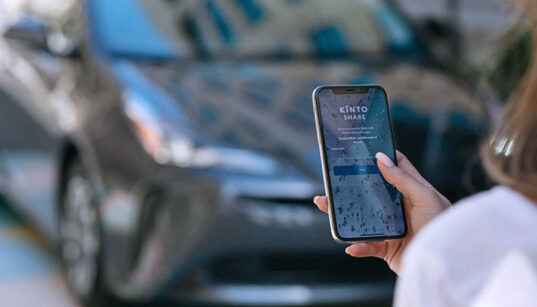 Users can complete the entire vehicle rental process through the Kinto Share PR mobile app, turning their smartphone into the vehicle’s key.