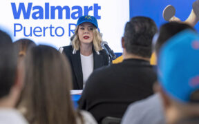 Coral Cummings, director of government relations and public affairs at Walmart Puerto Rico, speaks during the launch of the “Descubre el atleta en ti” campaign.