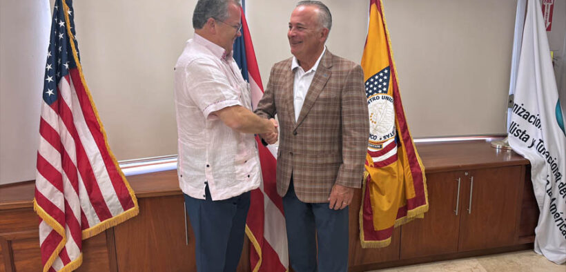 From left: United Retailers Association President Ramón Barquín and Puerto Rico Retailers Association President José González.