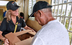 Through this program, beneficiaries receive monthly food deliveries tailored to their nutritional needs, including options for conditions such as diabetes, hypertension and kidney disease, designed by professional nutritionists.