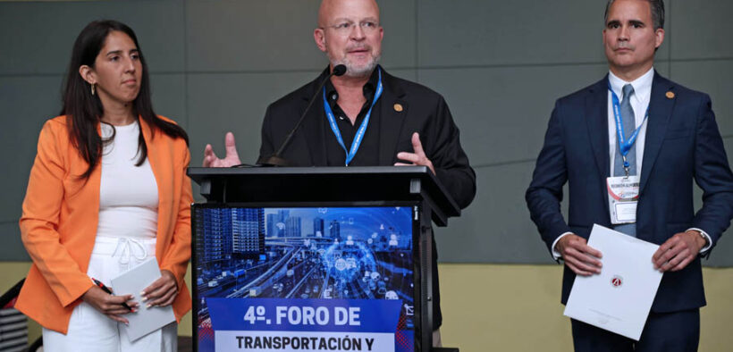 From left: Marlyn Martínez, workforce development director at the Puerto Rico Chapter of the Associated General Contractors (AGC-PR); Umberto Donato, past AGC-PR president and president of its Workforce Development Foundation; and José Torrens, AGC-PR president.