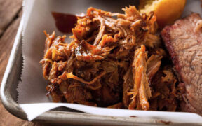 More than 30 teams of professional and amateur pitmasters will compete with their barbecue creations at the Miller Lite BBQ Grilling Wars Festival in San Juan.