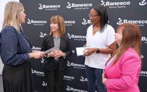 From left: Natalie Claudio of Jóvenes de Puerto Rico en Riesgo; Maritza Abadía, president of Banesco USA Puerto Rico; Raquel Skerett of Vitrina Solidaria; and Giovanna Piovanetti of Corporación para el Financiamiento Empresarial de los Comerciantes y de las Comunidades