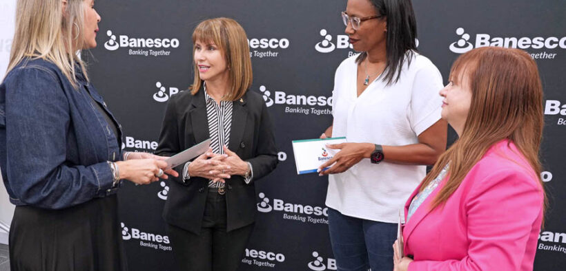From left: Natalie Claudio of Jóvenes de Puerto Rico en Riesgo; Maritza Abadía, president of Banesco USA Puerto Rico; Raquel Skerett of Vitrina Solidaria; and Giovanna Piovanetti of Corporación para el Financiamiento Empresarial de los Comerciantes y de las Comunidades