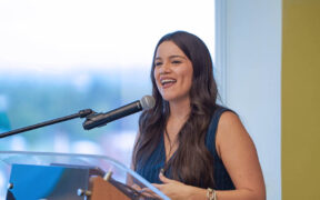 Julybeth Alicea-Rodríguez, CEO of HR Disruptor, launched the “Artificial Intelligence in Action” program in Puerto Rico.