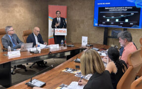 Executives from the Puerto Rico Chamber of Food Marketing, Industry and Distribution (MIDA, in Spanish) present findings from the 2025 Consumer X-ray study.