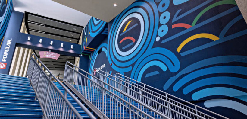 Banco Popular’s mural at the Coliseo de Puerto Rico complements the bank’s brand modernization launched in 2024, officials said.