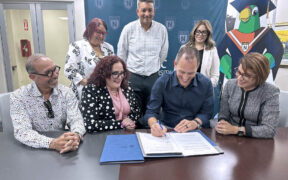 Officials from NUC University and TrueHyperbarRx sign the agreement to launch Puerto Rico’s first certified program in hyperbaric medicine and advanced wound care.