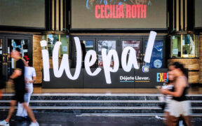 The iconic “Wepa” structure returns to Gran Vía in Madrid as part of the “Explore San Juan: Let Yourself Go” tourism campaign led by the Municipality of San Juan.