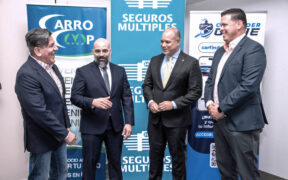 From left: Jorge Escudero and Jorge Pagán, co-founders of Car Finder Genie; Yamil García-Díaz, president of the Cooperativa de Seguros Múltiples; and Jomar Martínez, executive president of Puerto Rico Federal Credit Union, during the launch of the Car Finder Genie digital vehicle marketplace in Puerto Rico.