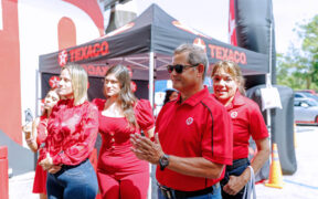 Entrepreneur José Vázquez is recognized during the celebration of his 15th year operating a Texaco-branded station in Humacao.