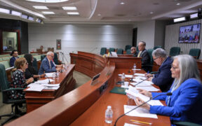 The House Commission on Banking, Insurance and Commerce, chaired by Rep. Jorge “Georgie” Navarro-Suárez, held a public hearing on House Bill 147.