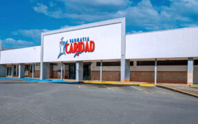 Farmacia Caridad’s 50th store opened at the Reparto Metropolitano Shopping Center in San Juan.