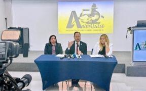 From left: Alba Rivera, former president of the Association of Clinical Laboratories of Puerto Rico; Felipe Cintrón, president; and Debra Velázquez, vice president