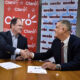 From left: Enrique Ortiz de Montellano, CEO of Claro Puerto Rico, and Eric Collazo-Solá, executive director of the Asociación de Empleados del Estado Libre Asociado, sign the new service agreement.