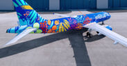 JetBlue unveiled its special “Isla del Bluencanto” aircraft, designed by Puerto Rican artist Juan Gutiérrez-Rovira, at Luis Muñoz Marín International Airport.