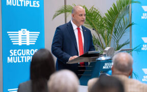 Yamil J. García-Díaz, president of the Cooperativa de Seguros Múltiples, announced $50,000 in donations to five community organizations in Puerto Rico.