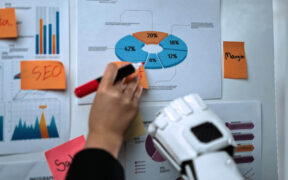 Raúl Burgos, president and managing partner of Global 1080 Business Solutions, says automation is pushing consultants to move from advice to execution, a change reshaping the field. (Credit: BiancoBlue | Dreamstime.com)