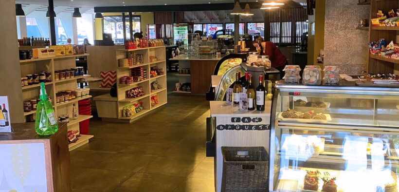 Buenos Ayres houses a restaurant, market, bar, dining area, bakery offering Argentinian and local products, and a wine cellar.