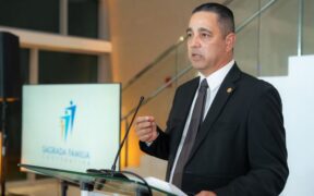 Eddie W. Alicea-Sáez, CEO of Cooperativa La Sagrada Familia, announcing the launch of the $1 million Puerto Rico Coopera community investment fund in Naranjito.