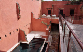 Las Ruinas is inside a historic building on Calle de la Cruz in Old San Juan.