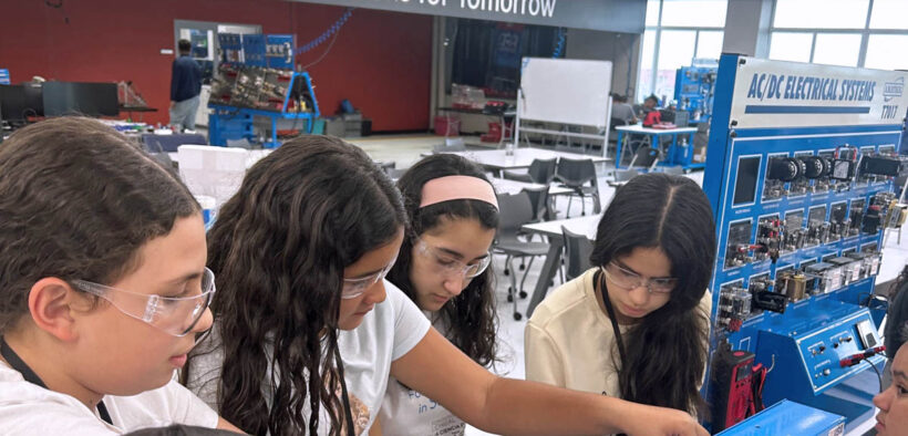 Students participate in a hands-on training session at the LIFT Puerto Rico Learning Lab, which recently surpassed 1,000 student visitors.