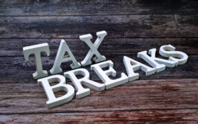 Puerto Rico’s expanding tax incentives under Act 60 continue to draw debate over their economic impact and calls for stronger oversight. (Credit: May1985 | Dreamstime.com)