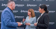 From left: Jesús E. Delgado of Team 1144, Maritza Abadía, president of Banesco USA in Puerto Rico, and Alba N. De León of Team 1144.