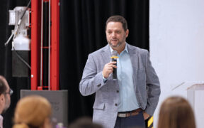 Dany Oliva, vice president of Toyota de Puerto Rico, discussed the launch of the Toyota STEM Lab with Ciencia Puerto Rico, a program to expand STEM education in high schools.