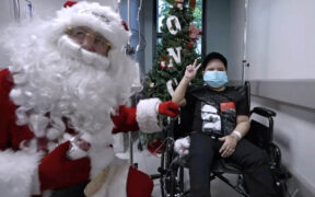 Members of Fundación Gestos Positivos Econo visit children in Puerto Rico who will benefit from donations raised through the Giving Tuesday campaign.