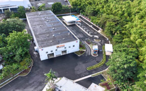 The HiTech and Quick Lube center in Guaynabo opened by Autocare features a 120-foot automated wash tunnel and new quick-lube services for drivers.