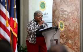 Puerto Rican Independence Party Rep. Nelie Lebrón-Robles introduced House Resolution 0515 seeking a legislative inquiry into agency approvals for a solar project near the El Coquí community in Salinas.